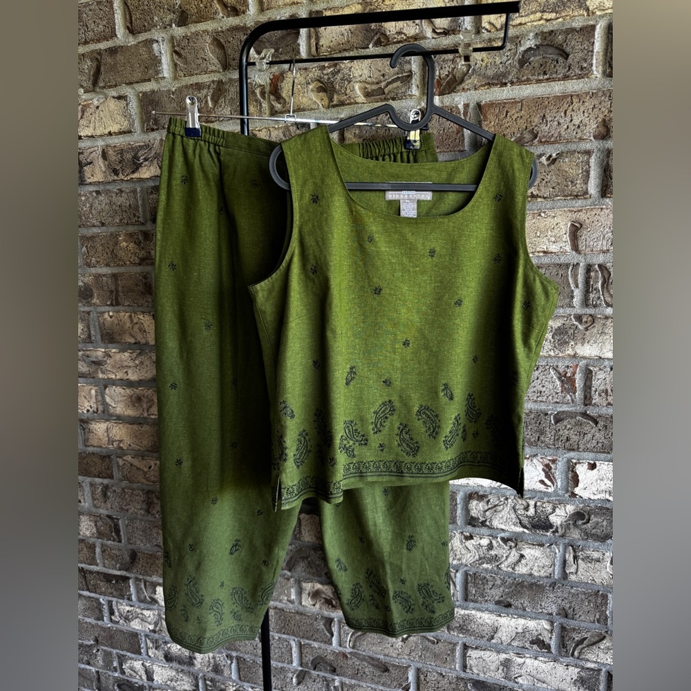 Norton McNaughton Petites 2 Piece Linen Blend Set Green Paisley Top LP Pants 14P